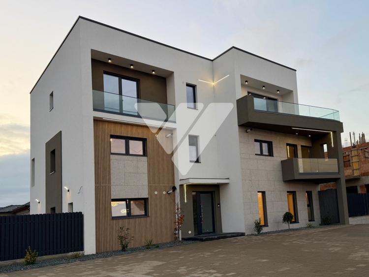 Apartament de lux 115 mp utili 4 camere 4 bai curte privata 200 mp - 1