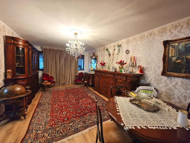 Refugiu Premium in Mogosoaia: Vila P+M, 5 dormitoare, curte 356 mp - 2