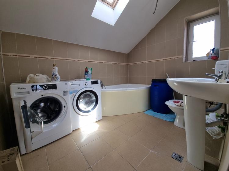 Vila individuala 6 camere, 4 bai, Strada Amurgului, Metrou Leonida - 3