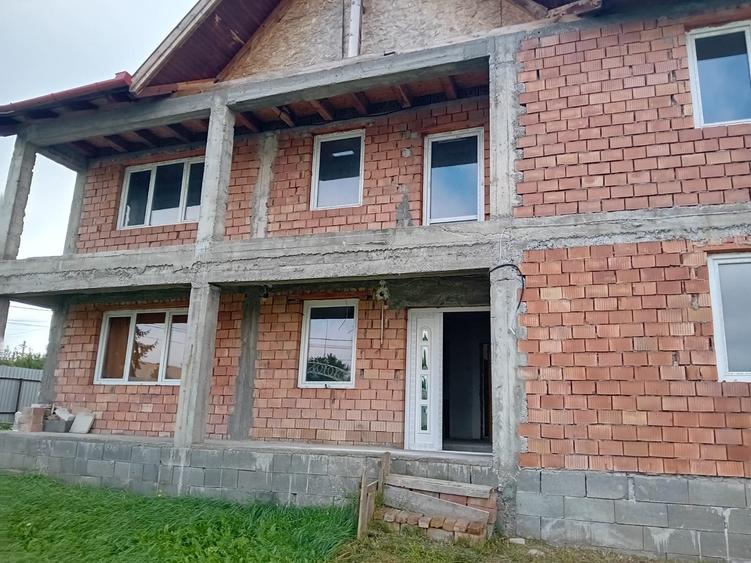 De vanzare casa in rosu cost 2014 pe 2 nivele 2x260mp +mansarda terem 1200mp - 6