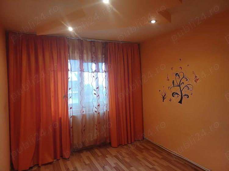 Se vinde apartament cu 3 camere decomandat in Ramnicu Sarat - 2