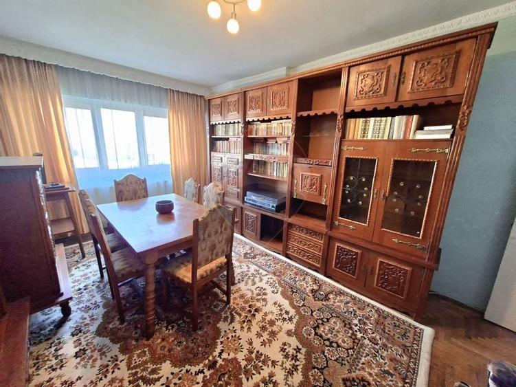Apartament cu 3 camere de închiriat, zona Centrală, str. Mihai Viteazu - 3