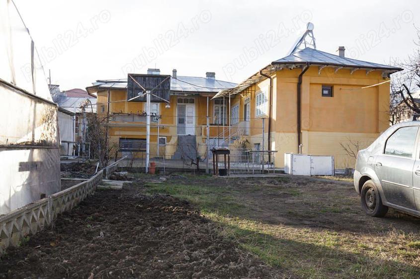 Casa de vanzare sau schimb cu apartament + diferenta, zona centrala Beresti. - 3