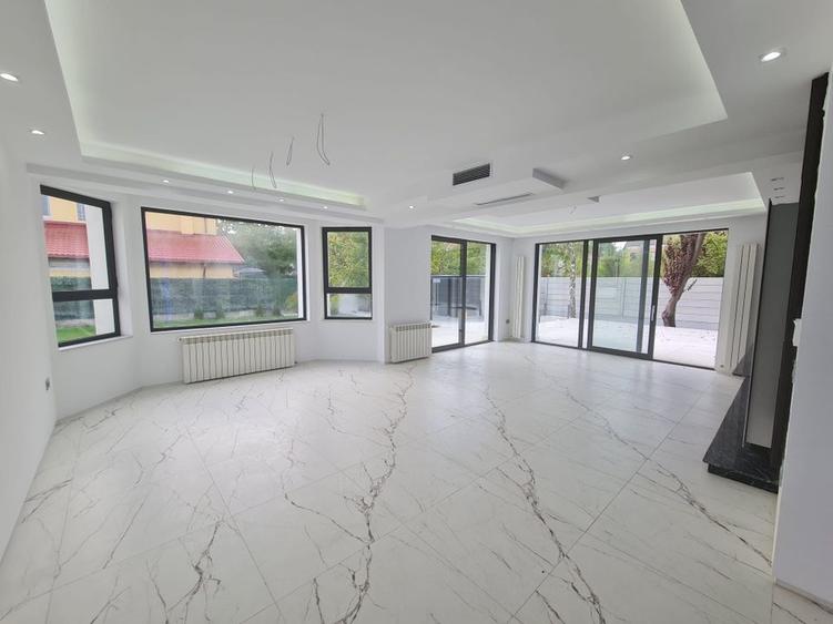 LUX | Casă Individuală | Iancu Nicolae | 10 camere - 5