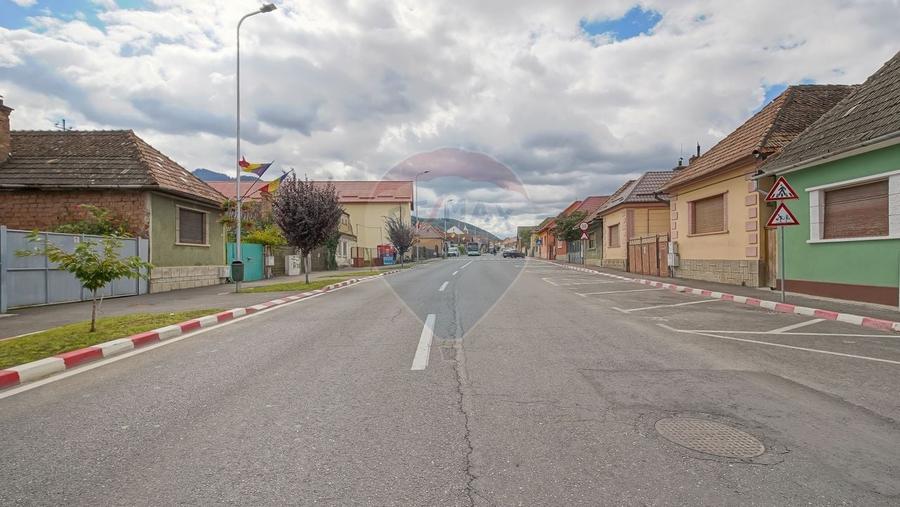 Casa spatioasa cu teren generos, in zona centrala a Sacelelor - 23