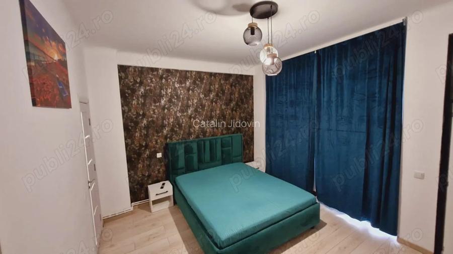 Inchiriez apartament cu doua camere in zona Universitate!
