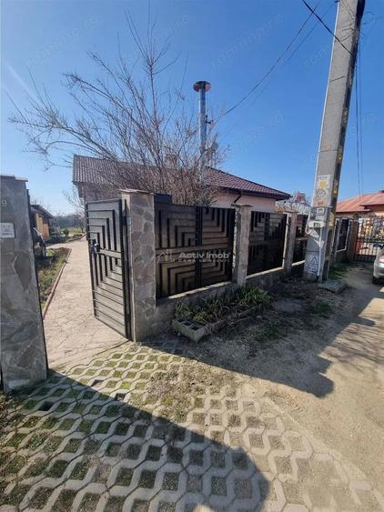 Casa-vila si teren in Nanov - 11