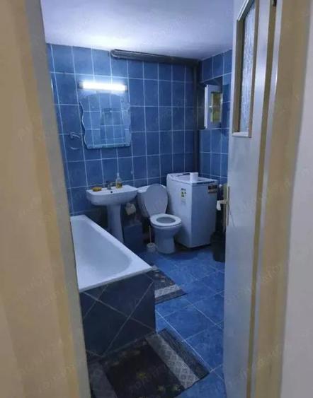 400 euro!Ap 2 cam decomandat in Podul de Fier - 4