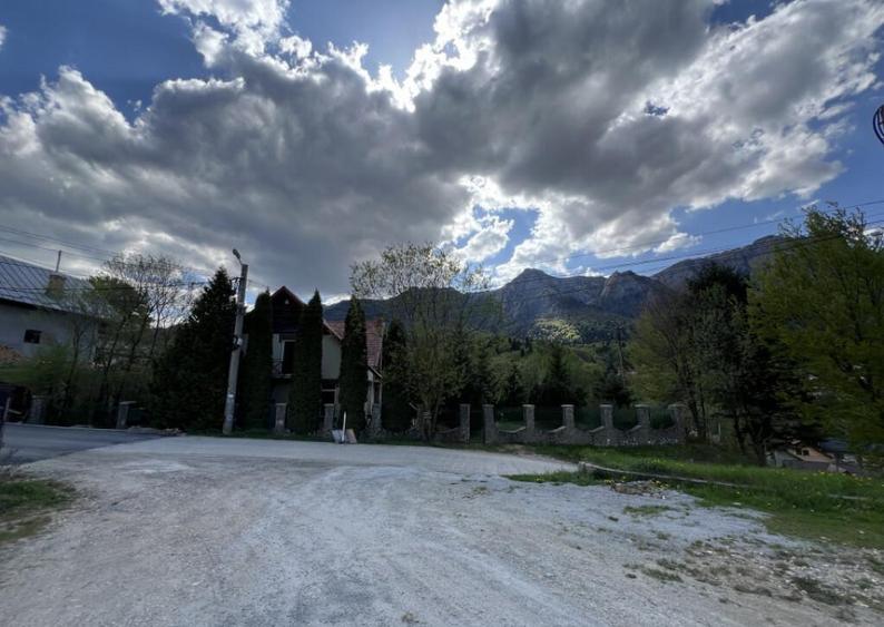 Teren intravilan Poiana Tapului. Tripla deschidere. Vedere l - 4