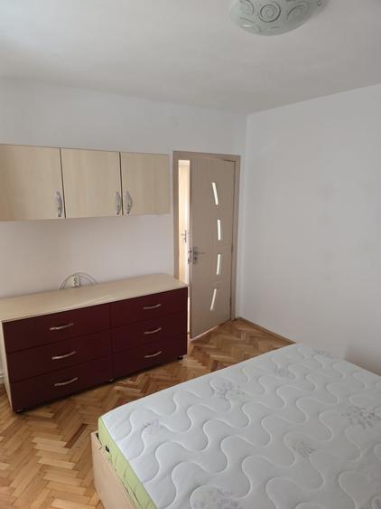 Inchiriez apartament 2 camere - 3