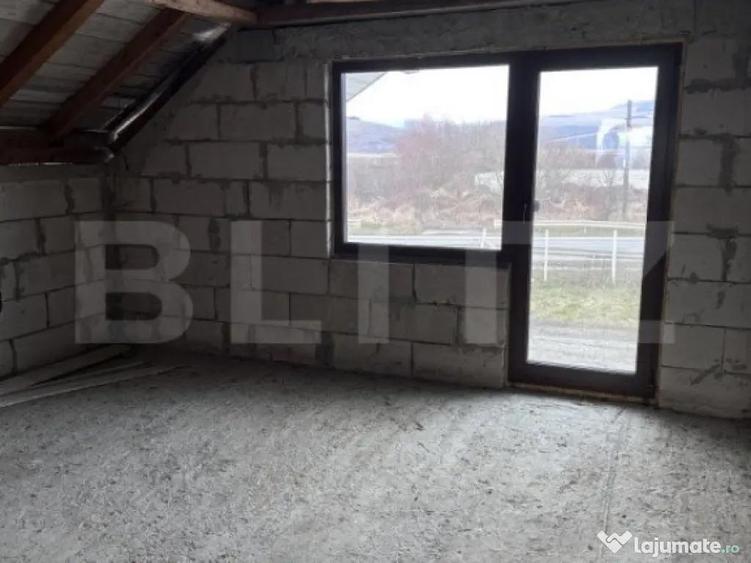 Casa la ro?u Mana?turel ,teren generos,priveli?te pano - 2