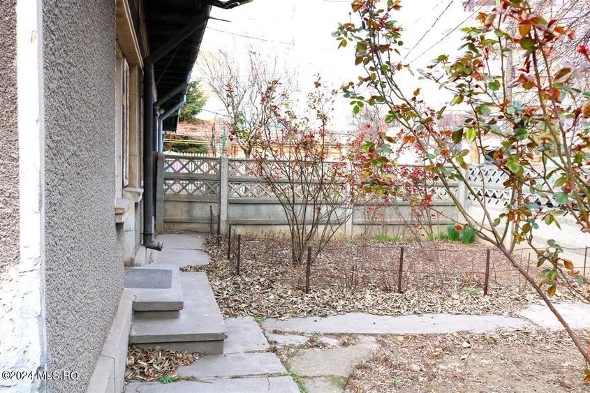 Gara - Spitalul CFR - Str. Scolii, casa din caramida, teren 380 mp! - 3