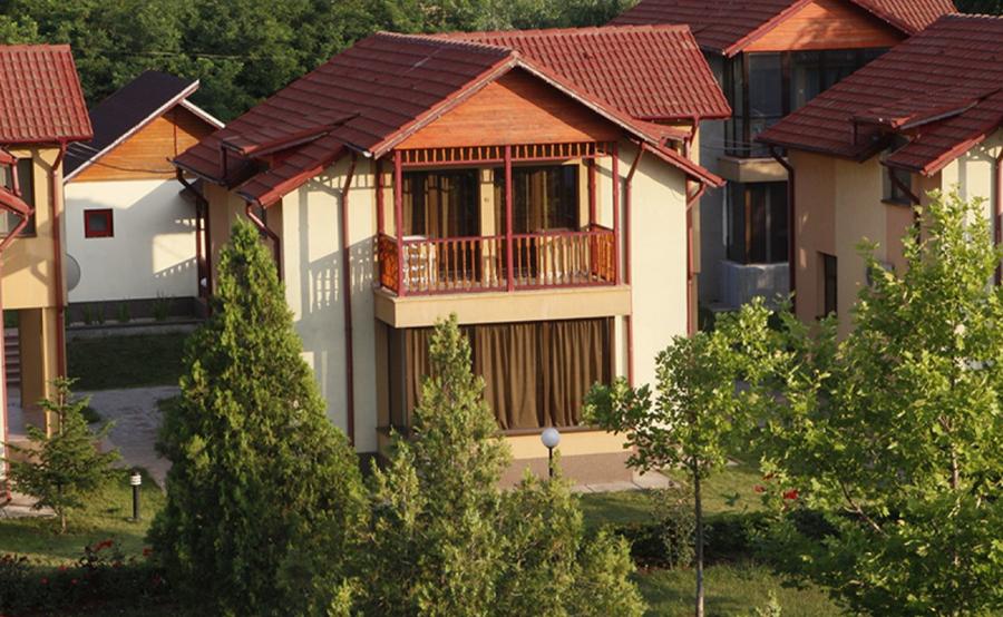 {Afacere la Cheie} Complex Turistic | Cazare, Salon Evenimente, Terenuri Sport - 3