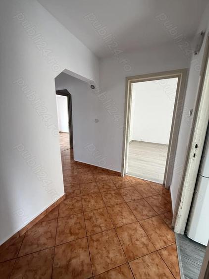 Apartament cu 3 camere decomandat, 2 bai, etajul 2 Soarelui la 3 minute de Sud Plaza - 10