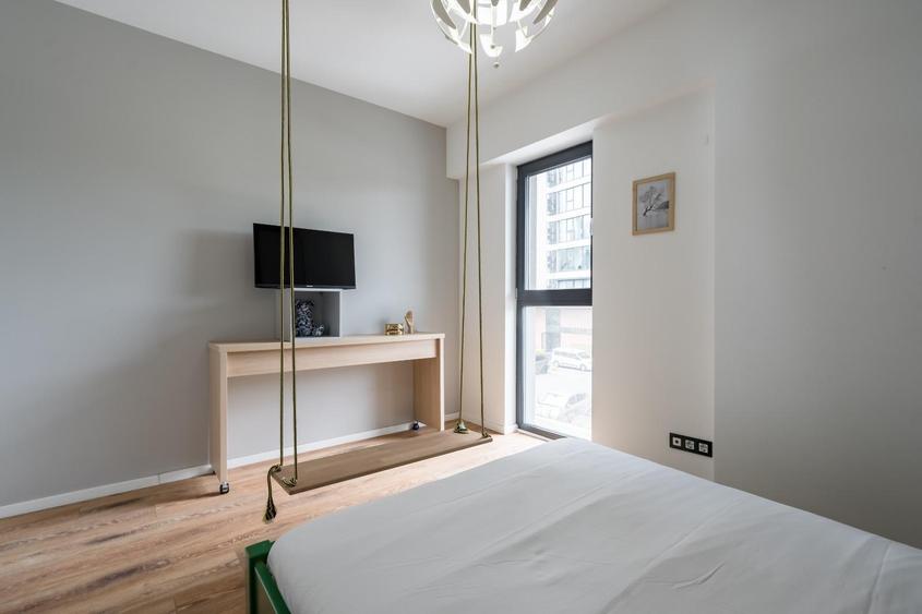 Apartament cu 3 camere semidecomandat, mobilat în Sisești
