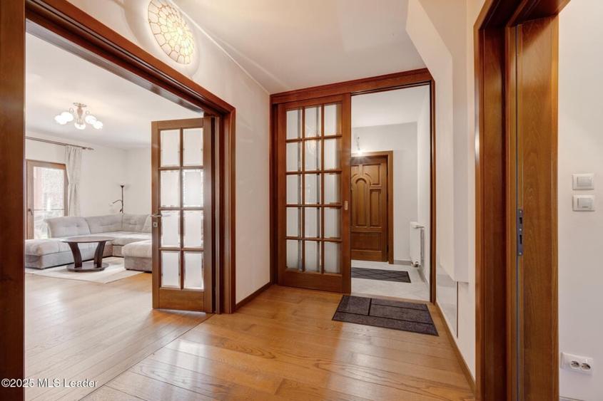 Vila Impresionanta in Tunari - Spatiu, Confort si Eleganta! - 5