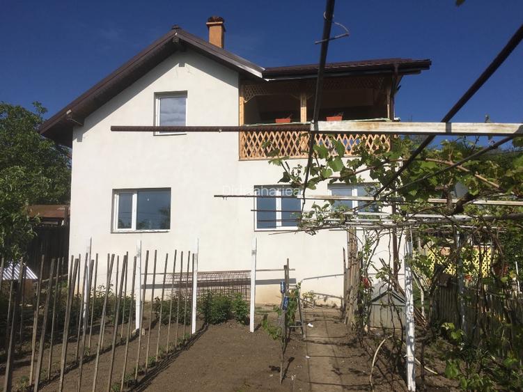 Vila cu teren de vanzare la 20 minute de Roman jud Neamt