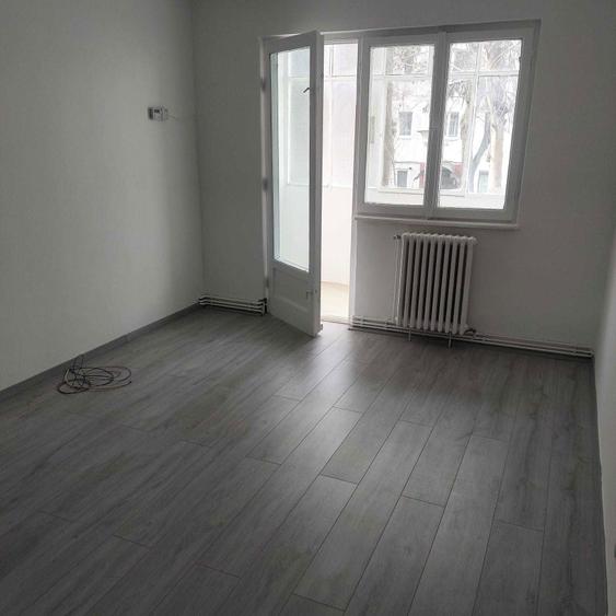 Vand apartament semidecomandat,2 camere,etaj 1,Manastur,Aleea Peana - 5