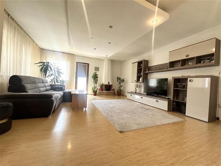 Casa S+P+1E cu Teren de 854 mp, Pretabila pentru Doua Familii - 27