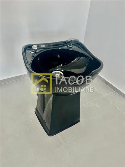 De inchiriat - Scaun/camera in incinta salonului, Zona Alecu Russo, Bacau - 3