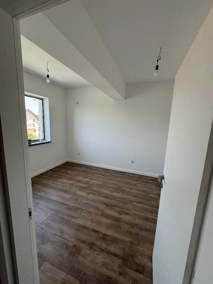 Casa/Vila de vanzare, P+1, 5 camere, curte - 6