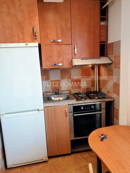 Garsoniera superba, 25 mp, zona Tractoru