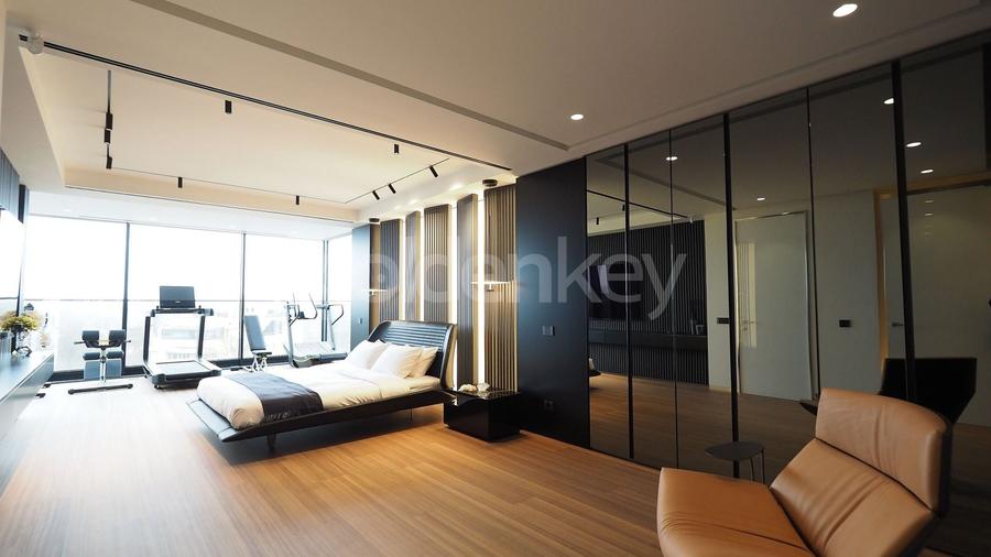 Penthouse cu 4 camere decomandat, mobilat în Primăverii