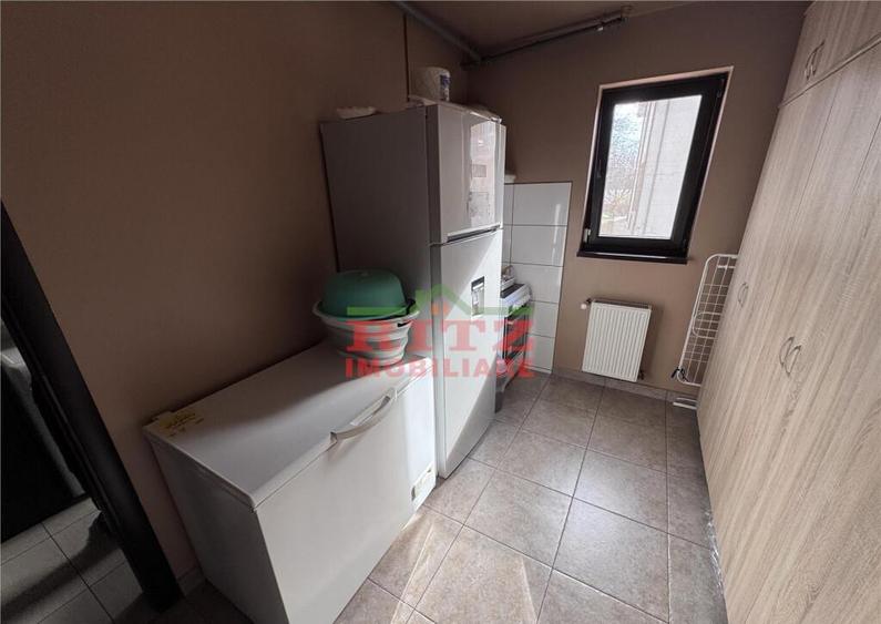 Vila garaj, zona Palatul de Justitie! - 15