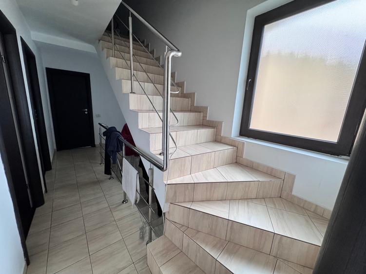 Casa P+1+M aproape de primarie. 4 cam. Util 115mp. Teren 100mp - 14