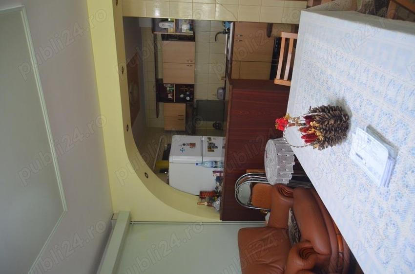 Vila de vacanta cu 7 camere situata in Busteni,semicentral. - 14