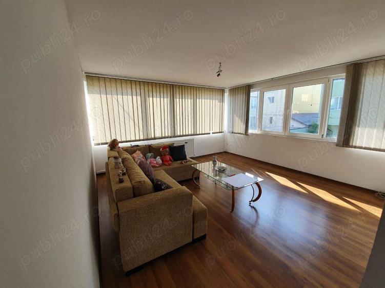 Vanzare casa curte - 7