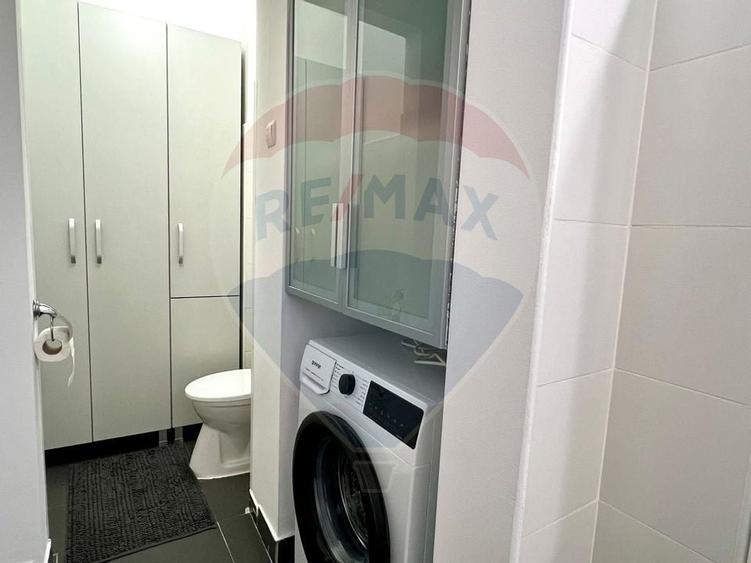 De închiriat apartament cu 3 camere, în zona Dacia - 22