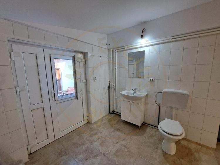 Spatiu Comercial Stradal – Spitalul Mioveni, Bd. Dacia, Racovita - 7