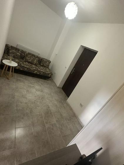 Inchiriez garsoniera - 2