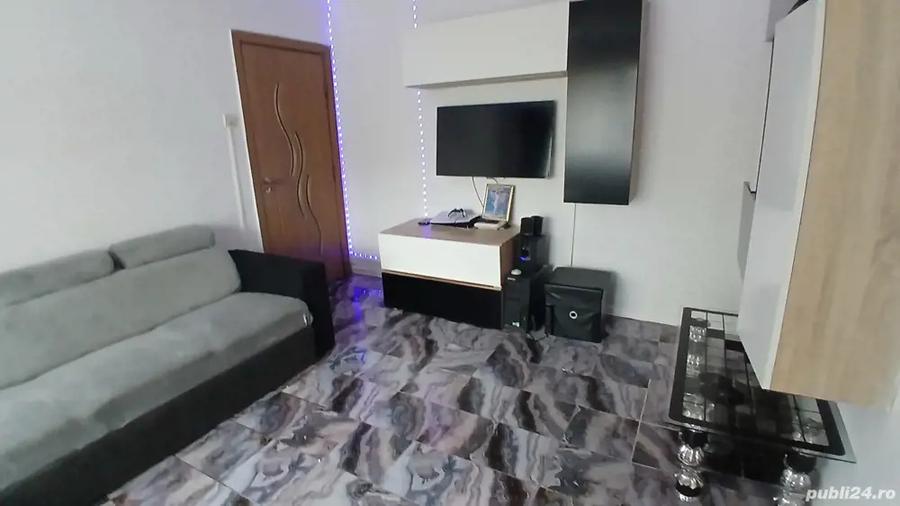 vand apartament cu doua camere pe strada Independen?ei - 2
