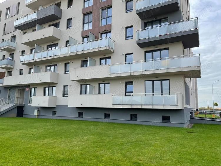 Inchiriez apartament in Maurer rezidece. - 2