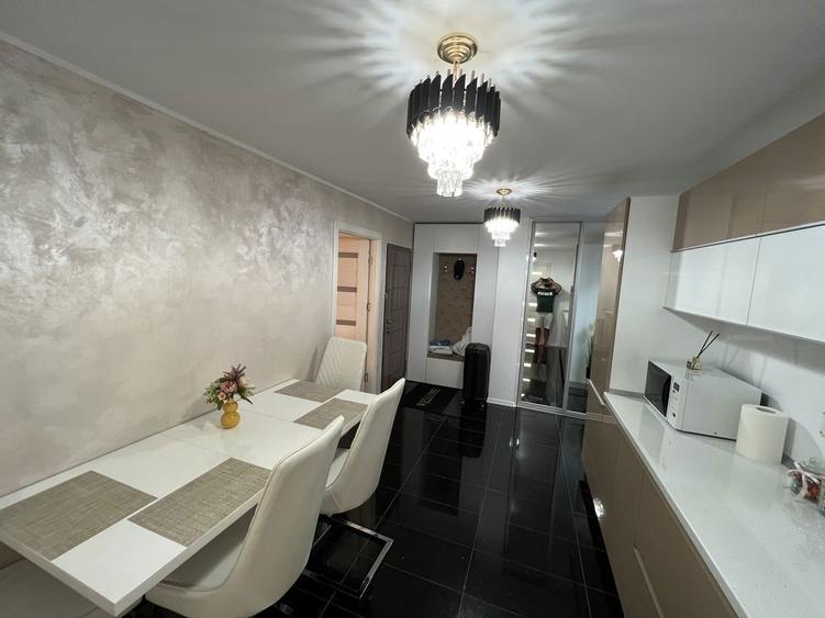 zona h-uri fata in fata cu statia de autobuz !!! - 5