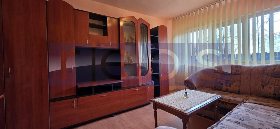 VANZARE 2 CAMERE DECOMANDAT - 1