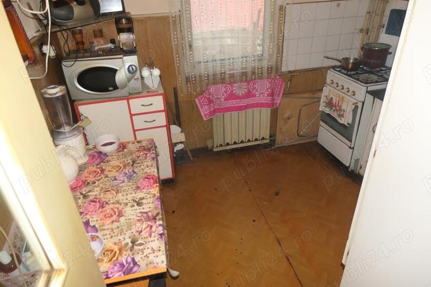 Apartament 3 camere decomandat 88 mp, necesita renovare, Vlaicu - UTA, et. 1 - 2