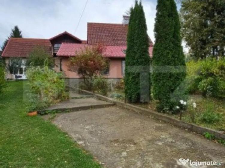 Casa deosebita, 3000 mp teren, 6 camere zona linistita - Bar - 4