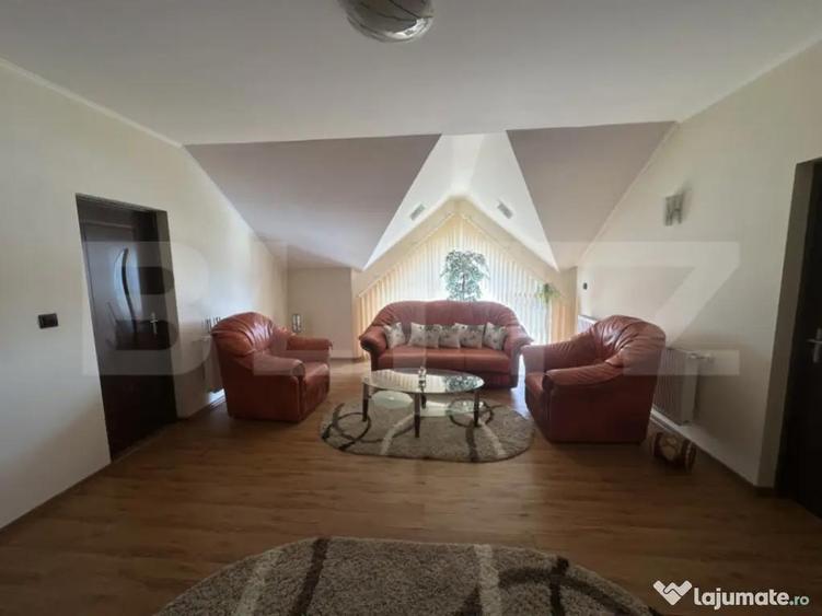 Casa spa?ioasa cu etaj, teren generos ?i livada, Zona P - 11