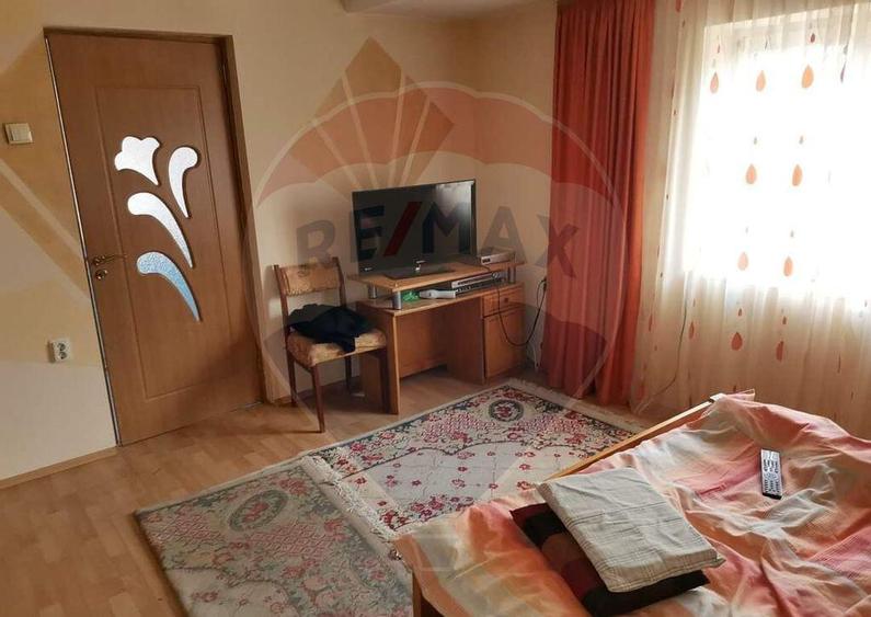 Casa traditionala De Vanzare cu 5 Hectare de teren - 4