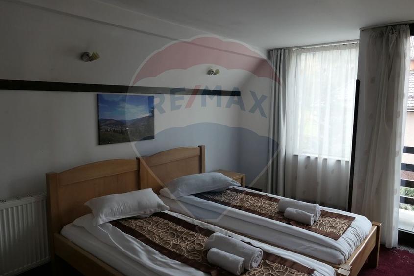 Vila cu 10 camere de vanzare in zona Centrala - 21