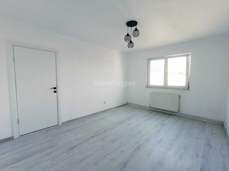 Apartament 2 camere liber la vanzare zona Florilor Apartament 2 camere liber la vanzare zona Florilor