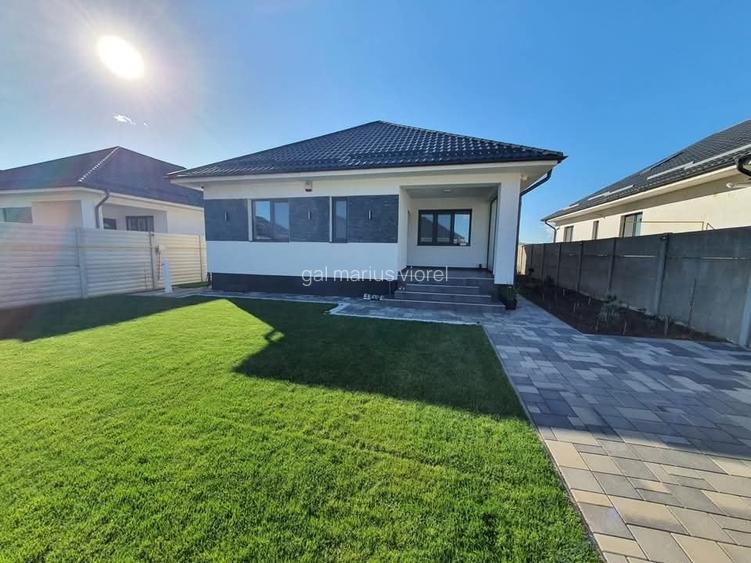 Ansamblu rezidențial modern , format din 68 case individuale