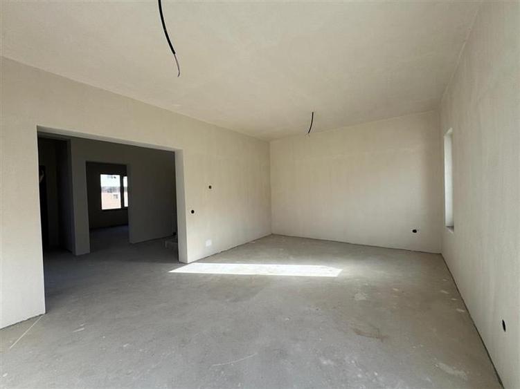 Casa Unifamiliala  Parter + Etaj , situata in Floresti! - 9