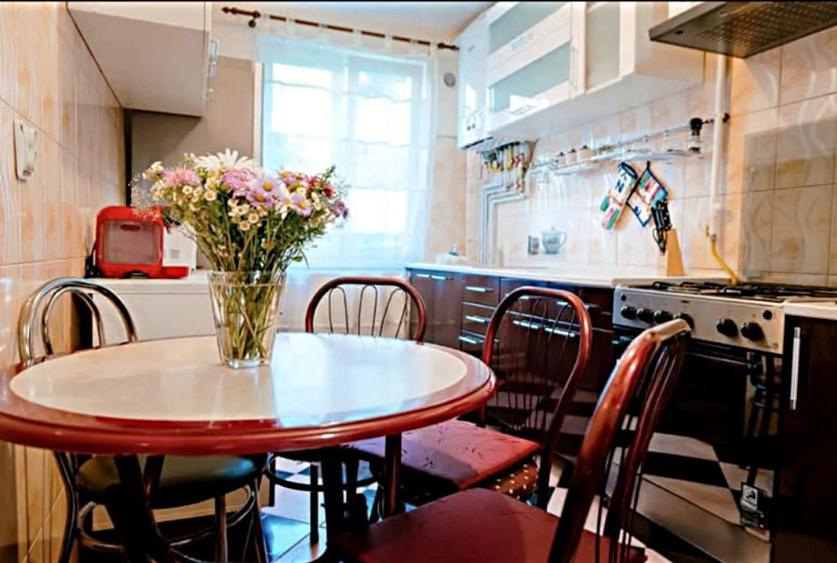 Inchiriez apartament micro 1 - 4