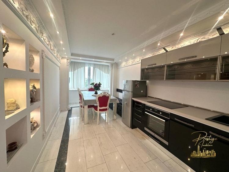 Apartament unic cu 3 camere de vanzare in zona Rogerius - Oradea - 2