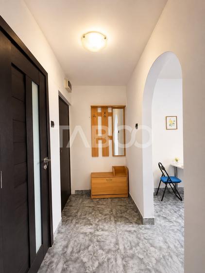 Apartament cu 2 camere semidecomandat, mobilat în Semicentral