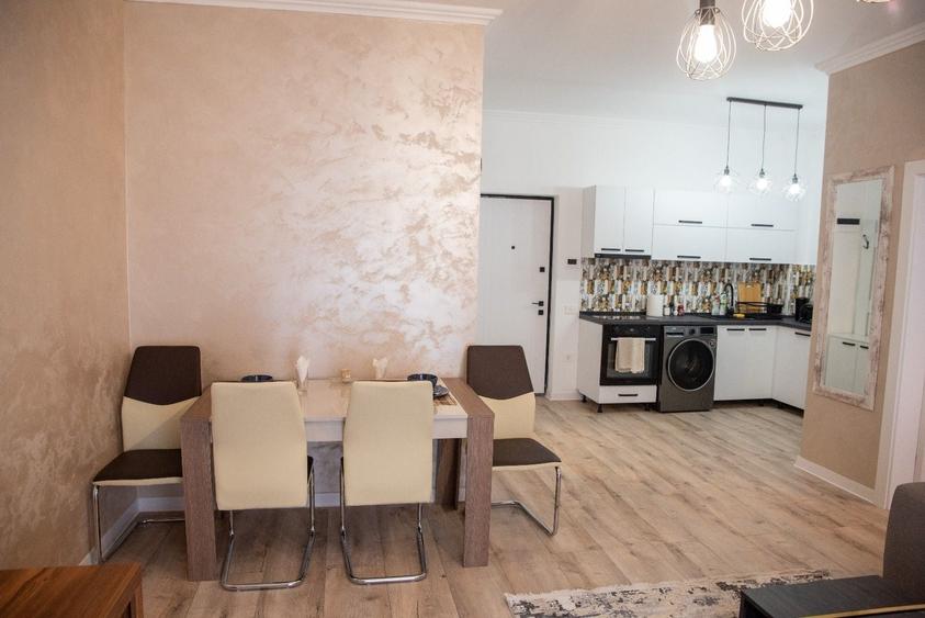 Apartament cu 2 camere decomandat în Sânmartin